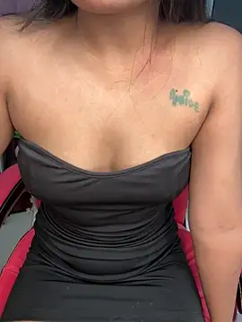 LeisyXO online show from 10-30-25, 07:58