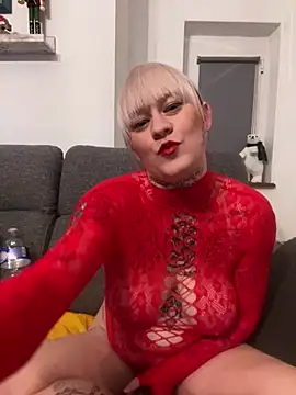 Snapshot of poussichienne chatting on 12-10-24, 07:54 poussichienne online show from 12-10-24, 07:54