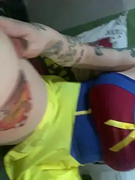 Snapshot of poussichienne chatting on 01-23-25, 02:28 poussichienne online show from 01-23-25, 02:28