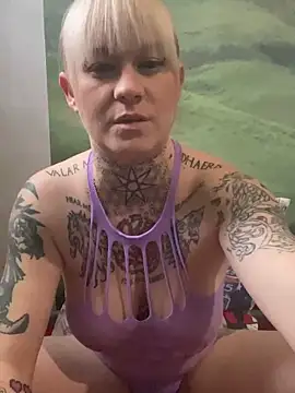 Snapshot of poussichienne chatting on 02-03-25, 01:30 poussichienne online show from 02-03-25, 01:30