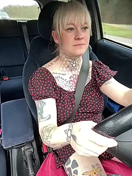 Snapshot of poussichienne chatting on 03-21-25, 04:07 poussichienne online show from 03-21-25, 04:07