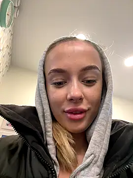 Snapshot of enjoy_my_beauty chatting on 11-14-25, 06:56 enjoy my beauty online show from 11-14-25, 06:56