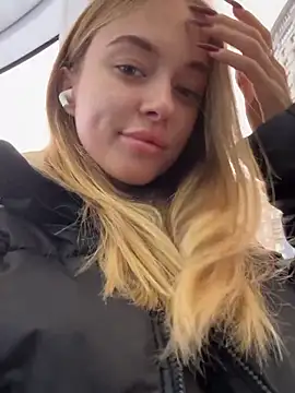 Snapshot of enjoy_my_beauty chatting on 11-15-25, 07:05 enjoy my beauty online show from 11-15-25, 07:05