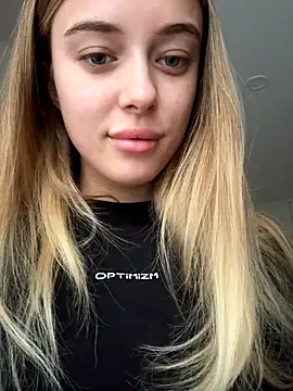 Snapshot of enjoy_my_beauty chatting on 11-25-25, 06:46 enjoy my beauty online show from 11-25-25, 06:46