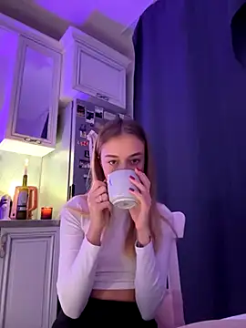 Snapshot of enjoy_my_beauty chatting on 11-30-25, 06:28 enjoy my beauty online show from 11-30-25, 06:28