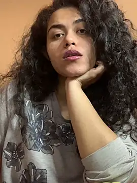 Snapshot of Curvydesifromgermany chatting on 12-20-24, 03:42 Curvydesifromgermany online show from 12-20-24, 03:42