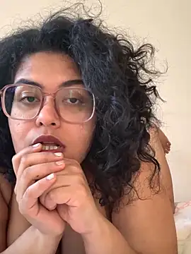 Snapshot of Curvydesifromgermany chatting on 02-03-25, 10:36 Curvydesifromgermany online show from 02-03-25, 10:36