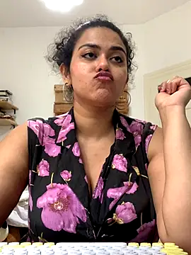 Snapshot of Curvydesifromgermany chatting on 09-10-25, 10:59 Curvydesifromgermany online show from 09-10-25, 10:59