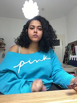 Snapshot of Curvydesifromgermany chatting on 10-09-25, 10:35 Curvydesifromgermany online show from 10-09-25, 10:35