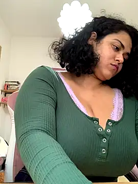 Snapshot of Curvydesifromgermany chatting on 10-16-25, 01:01 Curvydesifromgermany online show from 10-16-25, 01:01