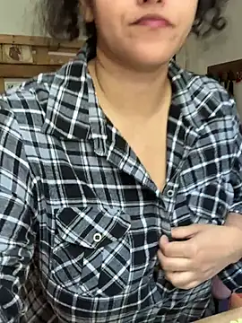 Curvydesifromgermany online show from 07-15-26, 11:37