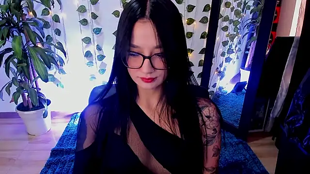 Snapshot of mariiana-diaz chatting on 11-21-25, 02:27 mariiana-diaz online show from 11-21-25, 02:27