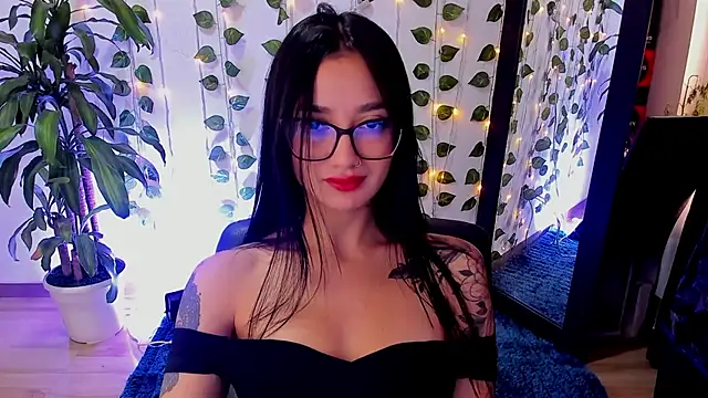 Snapshot of mariiana-diaz chatting on 12-01-25, 03:50 mariiana-diaz online show from 12-01-25, 03:50