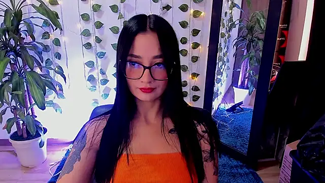 Snapshot of mariiana-diaz chatting on 12-15-25, 03:38 mariiana-diaz online show from 12-15-25, 03:38