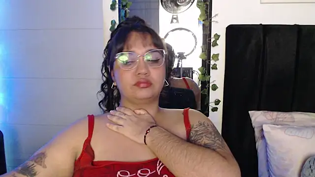 Snapshot of Alezapark chatting on 07-02-26, 10:10 Alezapark online show from 07-02-26, 10:10