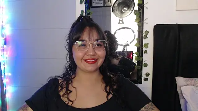 Snapshot of Alezapark chatting on 07-08-26, 02:10 Alezapark online show from 07-08-26, 02:10
