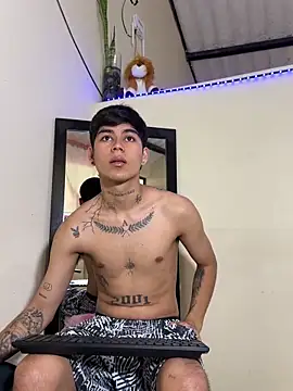 Lukas strong online show from 11-24-25, 02:06