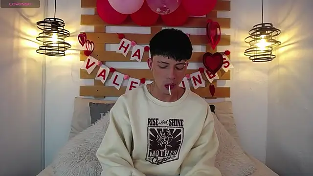 Steev Novoa online show from 02-19-25, 04:23