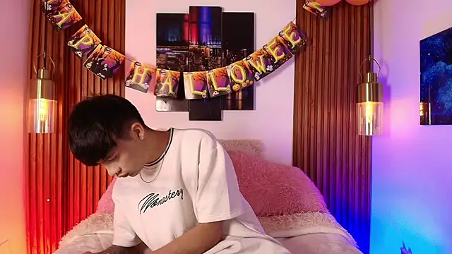 Steev Novoa online show from 10-24-25, 07:10