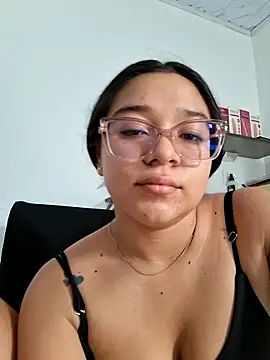 Snapshot of -VICKKY chatting on 06-09-26, 07:25 -VICKKY online show from 06-09-26, 07:25