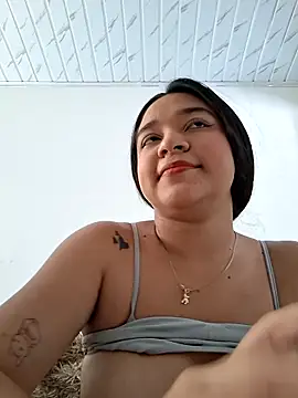 Snapshot of -VICKKY chatting on 06-10-26, 07:35 -VICKKY online show from 06-10-26, 07:35