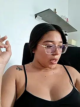 Snapshot of -VICKKY chatting on 06-24-26, 07:13 -VICKKY online show from 06-24-26, 07:13