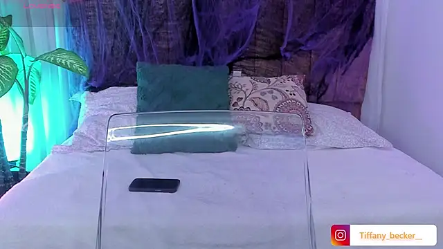 Snapshot of tiffany_becker chatting on 10-18-25, 11:55 tiffany becker online show from 10-18-25, 11:55