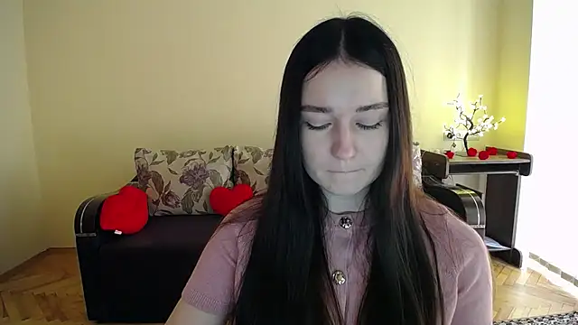 Snapshot of Pretty_shy chatting on 05-18-26, 08:31 Pretty shy online show from 05-18-26, 08:31