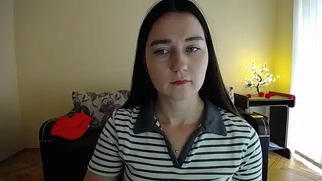 Snapshot of Pretty_shy chatting on 07-25-26, 09:18 Pretty shy online show from 07-25-26, 09:18