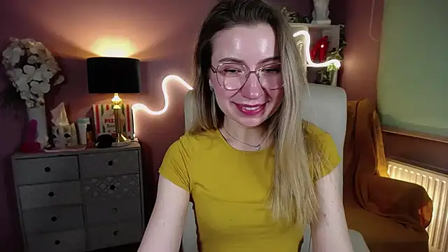 Mia Tasty online show from 02-13-25, 01:37