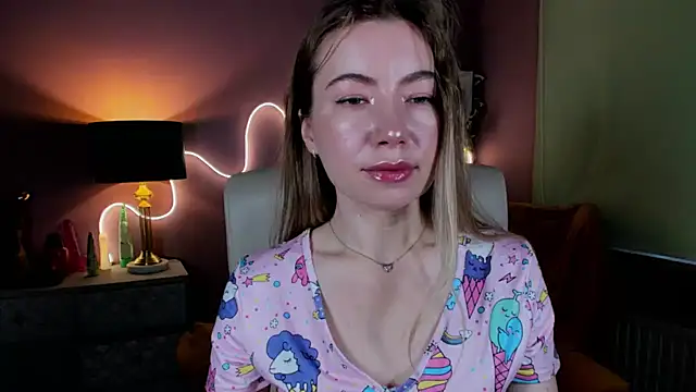 Mia Tasty online show from 10-25-25, 06:32