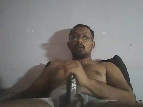 Snapshot of chennaibull101 chatting on 10-18-25, 02:18 chennaibull101 online show from 10-18-25, 02:18