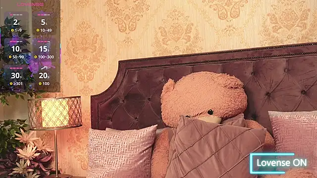 Snapshot of JaneDevine chatting on 11-04-25, 06:01 JaneDevine online show from 11-04-25, 06:01