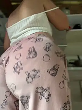 Emiily lee online show from 02-10-25, 04:25