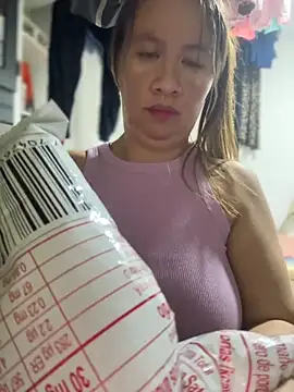 Emiily lee online show from 10-09-25, 12:41