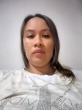 Snapshot of Emiily_lee chatting on 06-23-26, 09:24 Emiily lee online show from 06-23-26, 09:24