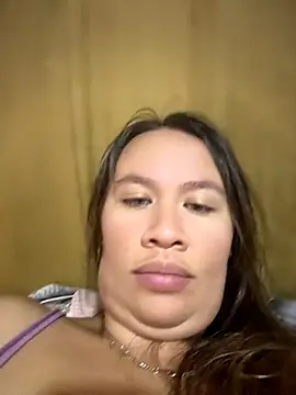 Snapshot of Emiily_lee chatting on 07-11-26, 10:44 Emiily lee online show from 07-11-26, 10:44
