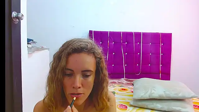 Snapshot of chantalsemenova1 chatting on 03-18-25, 02:48 chantalsemenova1 online show from 03-18-25, 02:48