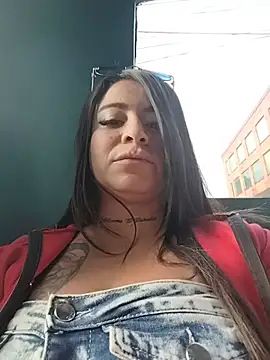Snapshot of Alona_Evans chatting on 06-01-26, 10:00 Alona Evans online show from 06-01-26, 10:00