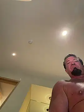 sluttydylan online show from 06-04-26, 01:33