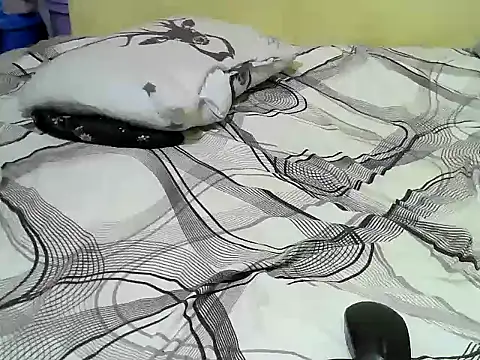 Quincy joyy online show from 11-30-25, 04:05