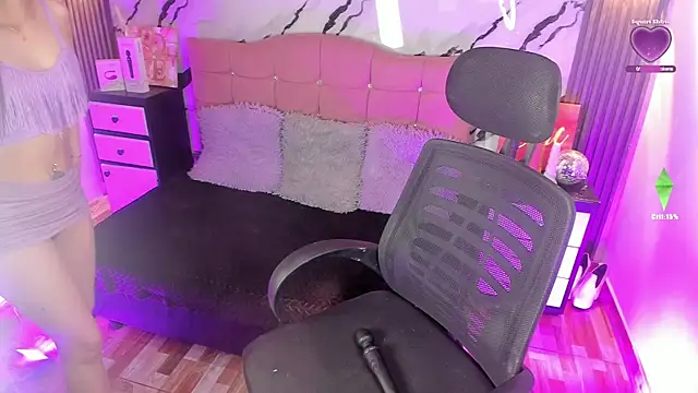 Snapshot of Sofi_lenox chatting on 01-15-26, 01:54 Sofi lenox online show from 01-15-26, 01:54