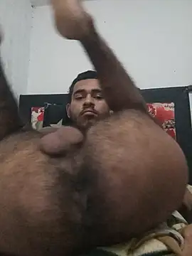 Snapshot of MaximoSualteza777 chatting on 11-22-25, 04:33 MaximoSualteza777 online show from 11-22-25, 04:33