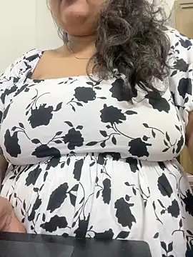 smile pretty online show from 02-20-25, 09:53