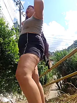 Snapshot of Blushing_Katy chatting on 01-01-25, 06:38 Blushing Katy online show from 01-01-25, 06:38