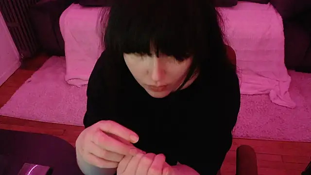 Snapshot of Lynylou chatting on 12-01-24, 08:53 Lynylou online show from 12-01-24, 08:53