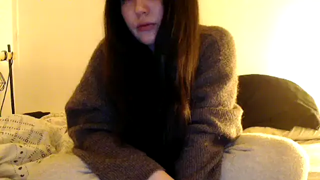 Snapshot of Lynylou chatting on 12-03-24, 12:59 Lynylou online show from 12-03-24, 12:59