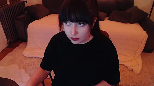 Snapshot of Lynylou chatting on 12-09-24, 01:40 Lynylou online show from 12-09-24, 01:40