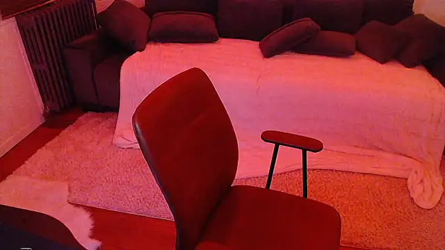 Snapshot of Lynylou chatting on 12-10-24, 11:30 Lynylou online show from 12-10-24, 11:30