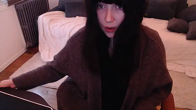 Snapshot of Lynylou chatting on 12-25-24, 02:13 Lynylou online show from 12-25-24, 02:13